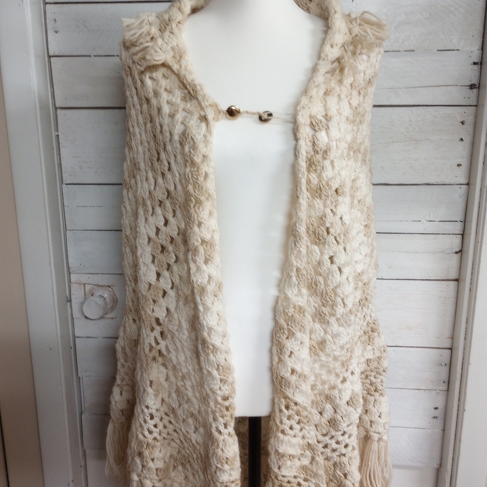 Crocheted Shawl Wrap Granny Oatmeal Color Button Close Fringe Large Granny